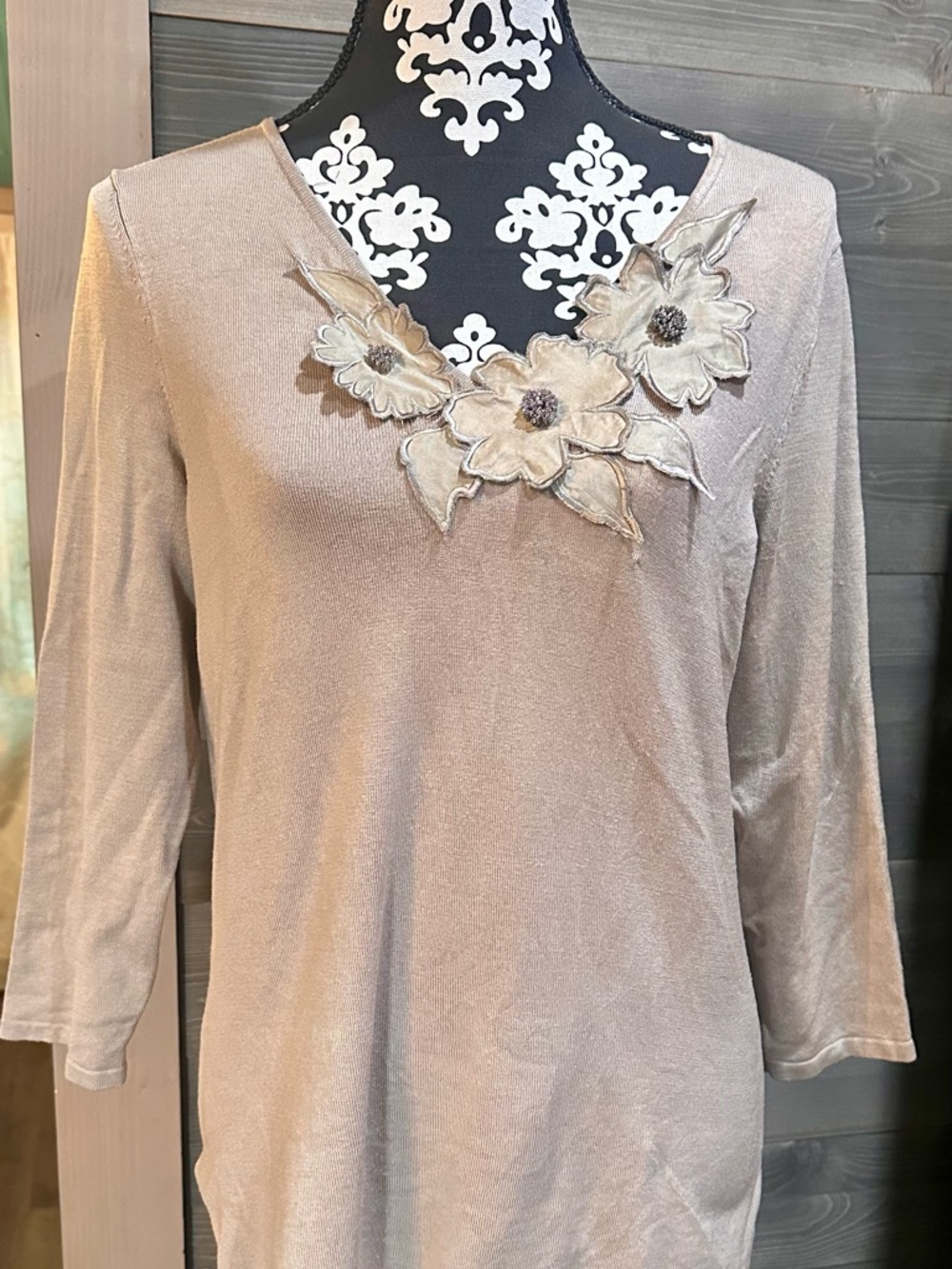 Vintage Adrianna Papell Floral Appliqué V-Neck Women's Top in Taupe